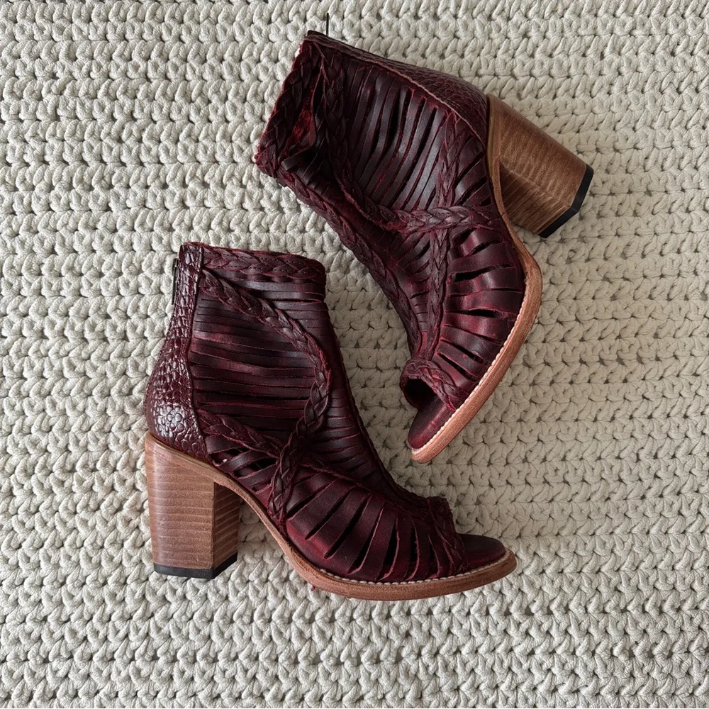 Freebird by Steven Burgundy Cutout Ankle Boots - Picture 1 of 7